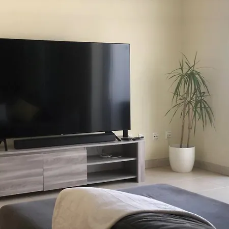 Gardens Village Penthouse Pool Flat Apartment *